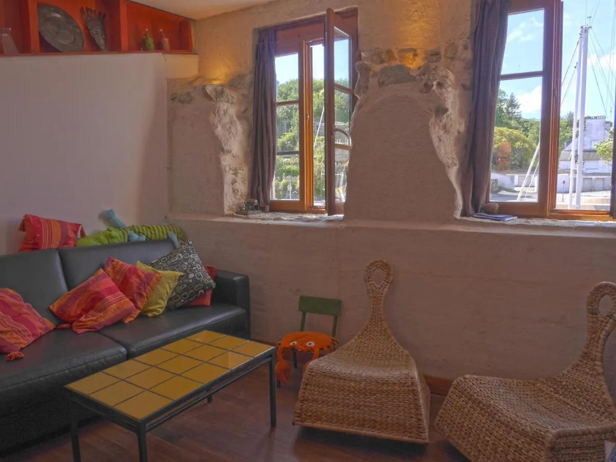 Maison 3 Niveaux Avec Terrasse, 2 Chambres, Animaux Acceptes - Centre Le Palais - Fr-1-418-136 0*,  France