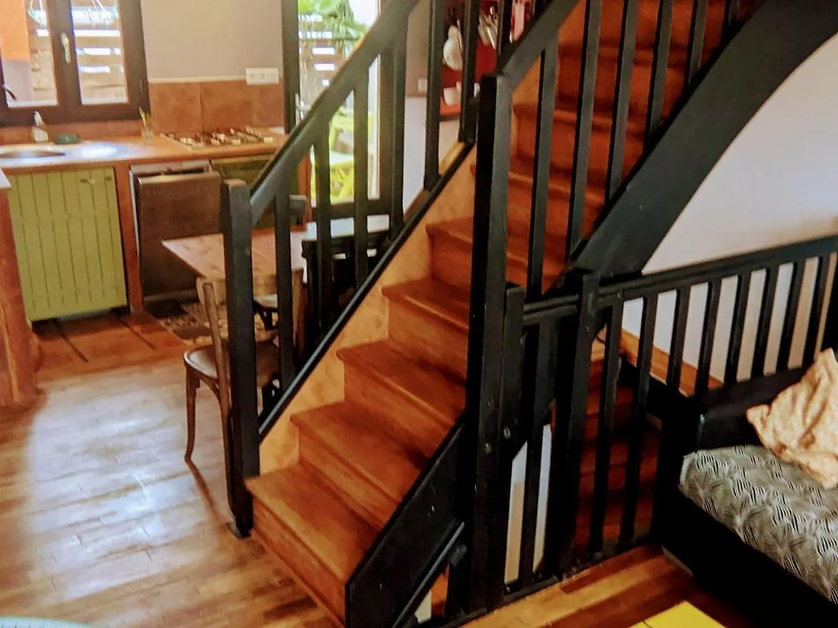 Maison 3 Niveaux Avec Terrasse, 2 Chambres, Animaux Acceptes - Centre Le Palais - Fr-1-418-136 Holiday home